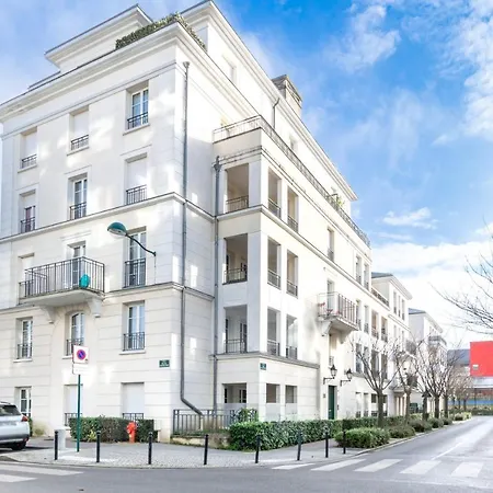 Apartment Sweet By Plaza Chessy (Seine-et-Marne)