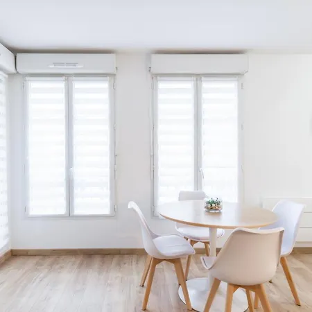 Apartment Sweet By Plaza Chessy (Seine-et-Marne)